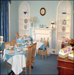 breakfast room